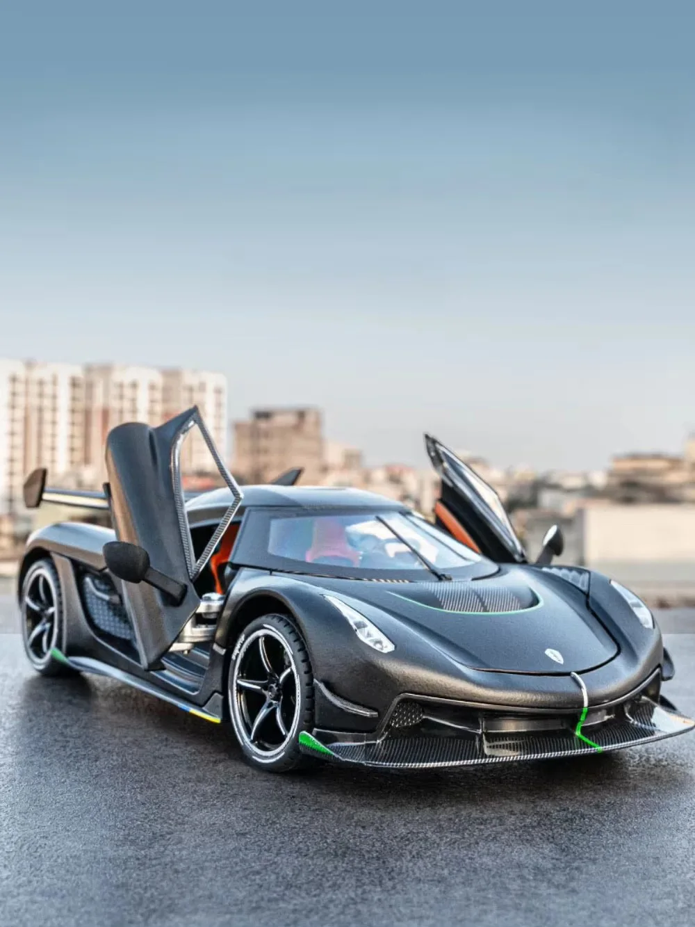 1/24 Sports Car Model Koenigsegg Alloy Diecast High Simulation Scale Toy Pull Back Doors Can Open Boys Birthday Gifts Decoration