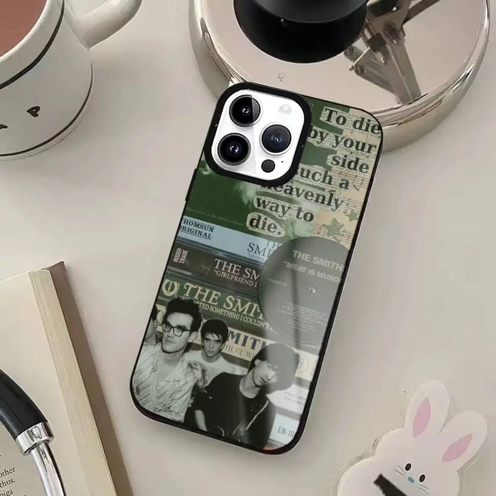 حافظة هاتف Quintessential The S-Smiths Band لهاتف iPhone17,16,15,14,13,12,11 Plus، Pro Max للشحن اللاسلكي Magsafe #4