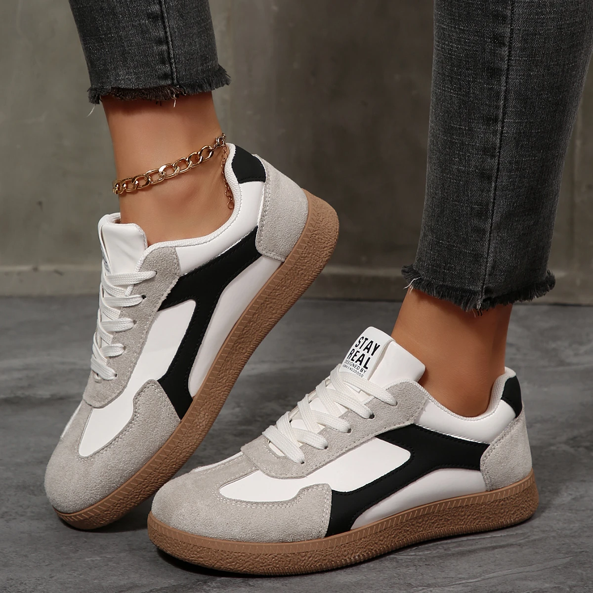 2026 Herbst Damenmode Wildleder-Sneaker mit Doppelschnallen-Metalldetails Leichte Atmungsaktive Bequeme Freizeitschuhe – Detail 7