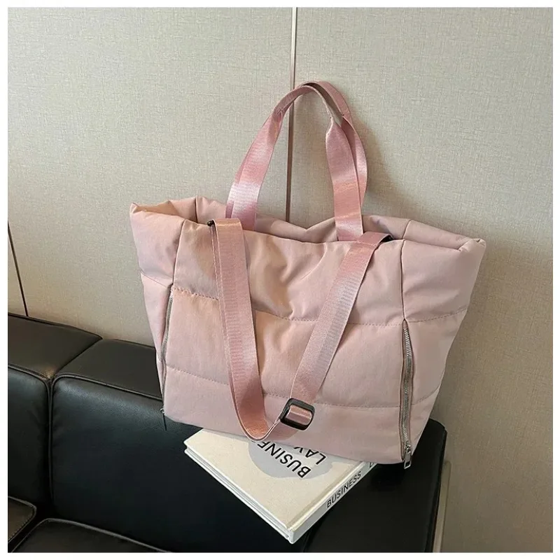 

Nylon Large Capacity Zipper Tote Bags Winter New Solid Color 2025 Fashion Bags for Women Versatile Commuting Shoulder Bags
