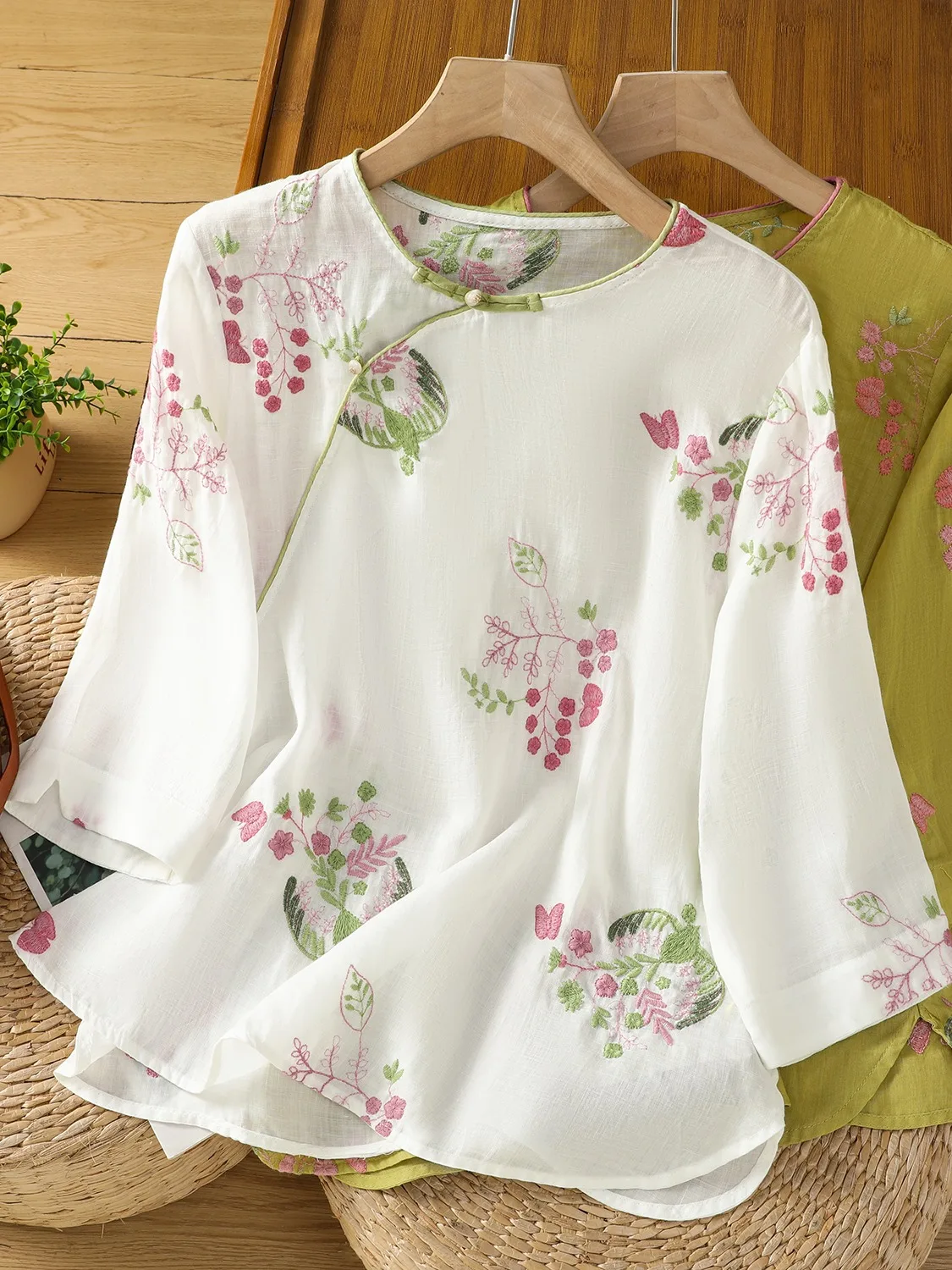 New Chinese Sle Women's Linen irt Embroidered Asymmetrical Lapel round Ne ort Sve Loose Fit Summer Faion