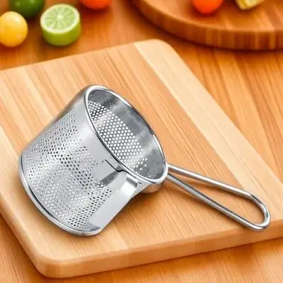 

Hotpot Leaks into The Net and Picks up Spoon Filtering Baskets Strain Ladle Kitchen Strainer Colander Hanging