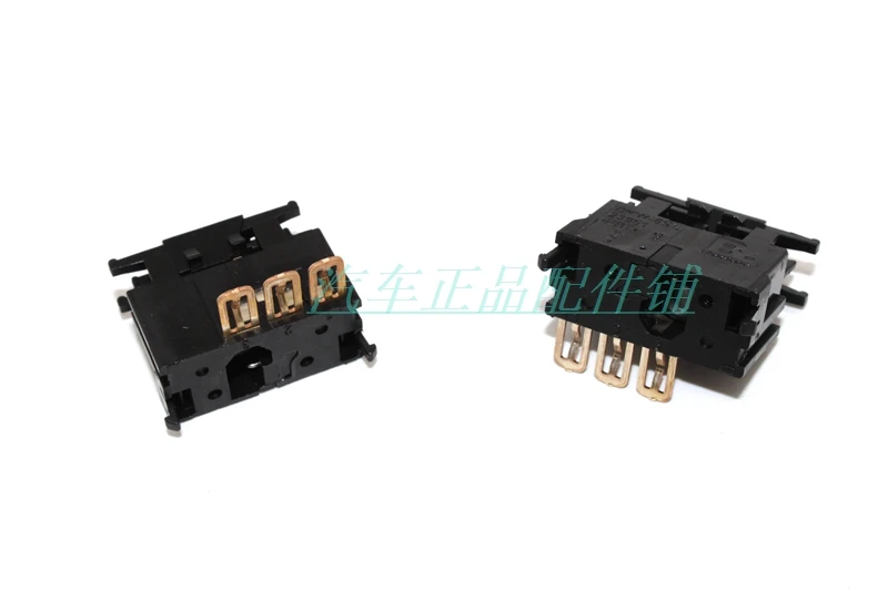 1 قطعة لفولكس واجن ساجيتار ماجوتان تيغوان رائع باسات لافيدا CC جولف 6GTI المصباح القراءة زر مفتاح الإضاءة