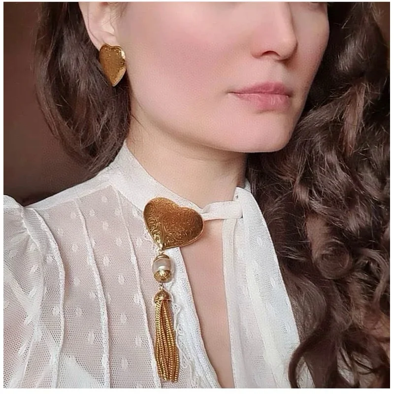 

Chinese Ancient love tassel brooch ear clip