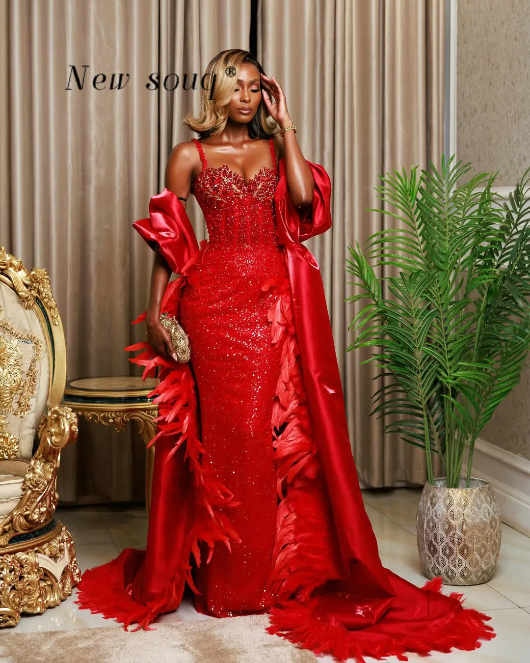 

Red Two Pieces Prom Dresses with Feathers Cape Glitter Crystals Beaded Spaghetti Straps Evening Party Gowns Customized