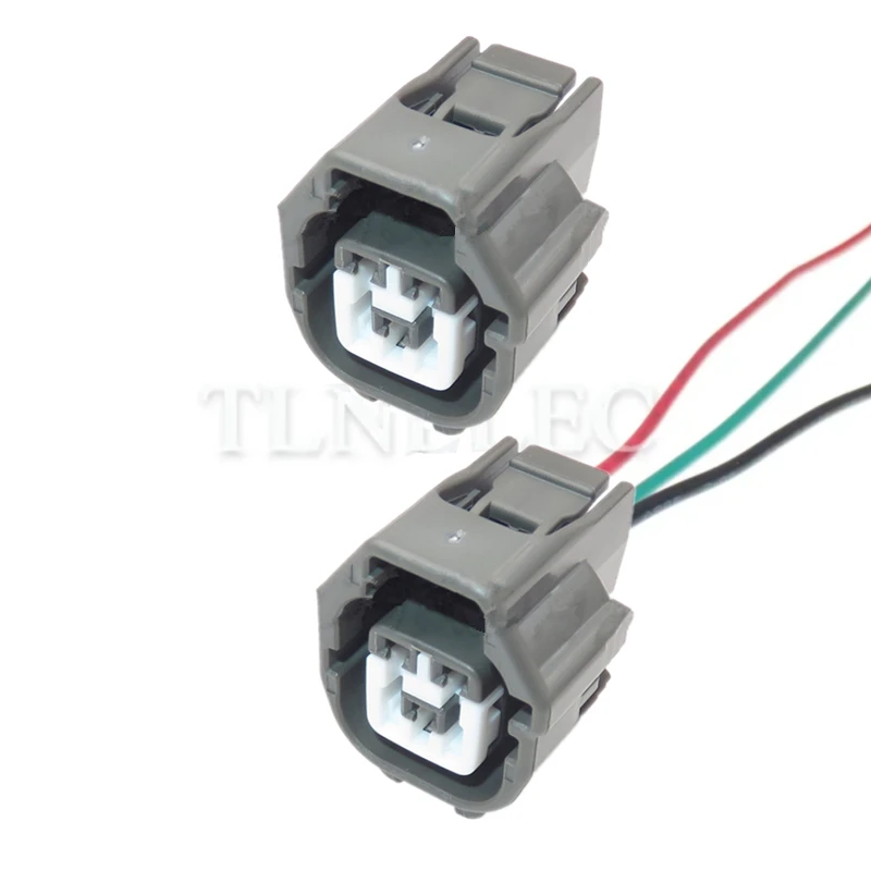 Presa della pompa dell'acqua dello spruzzo del tergicristallo automatico a 3 Pin con i connettori sigillati dell'automobile dei cavi per KIA Hyundai MG641362-4 MG651359-4