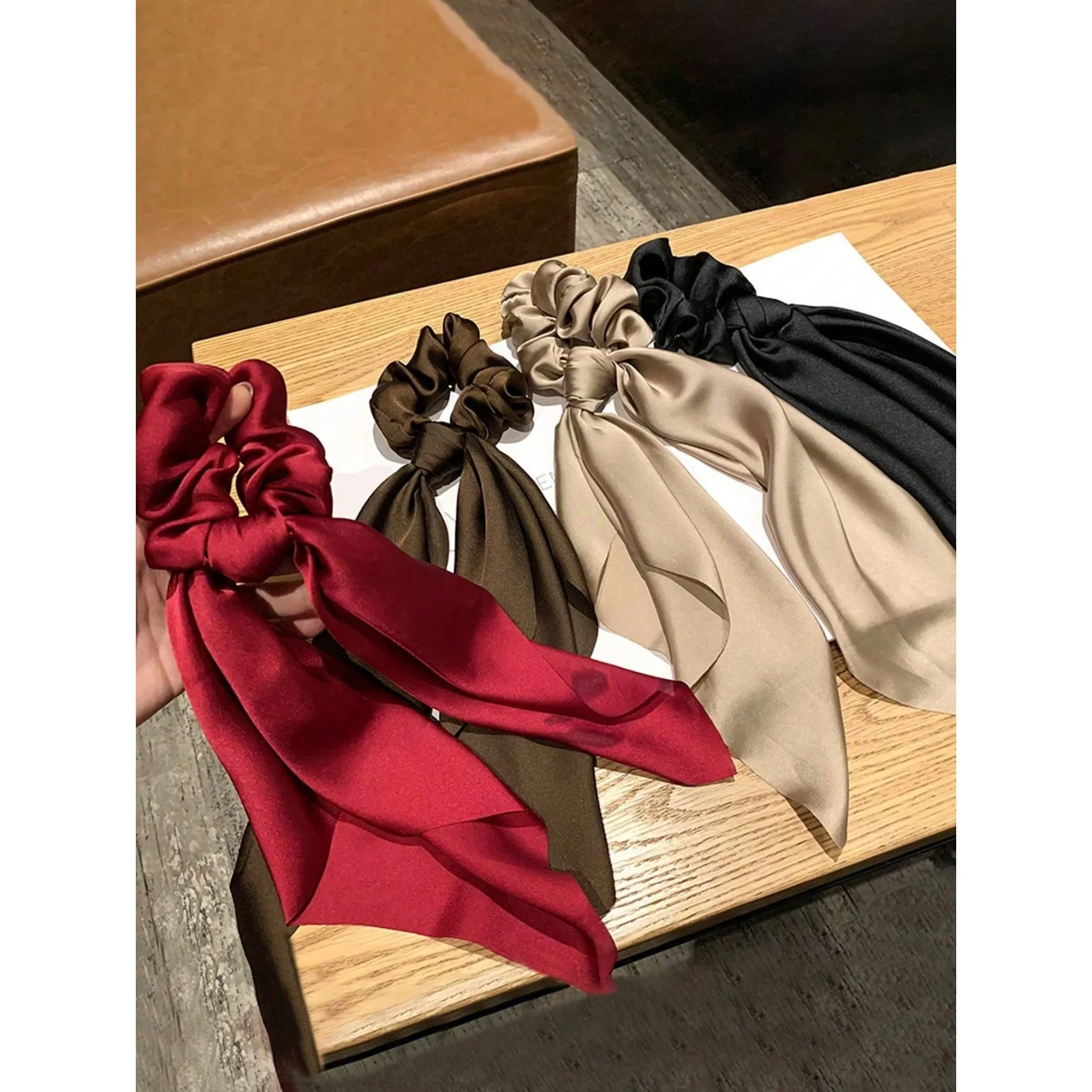 

4PCS Women's Silky Satin Hair Scrunchies, High-End Tassel Design, Fashionable & Versatile, Elegant Minimalist Style, Solid-Color