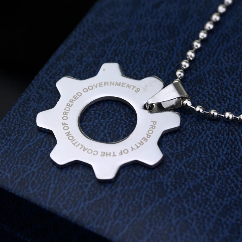 Punk War Machine Pendant Necklace for Men Sport Stainless Steel Reaction Furnace Keychain Metal Slivery Cool Jewelry Accessories