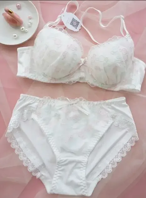 Japanese lolita kawaii embroidery thin cup plus size bra set girls push up underwire sexy V-shaped steel ring sweet underwear