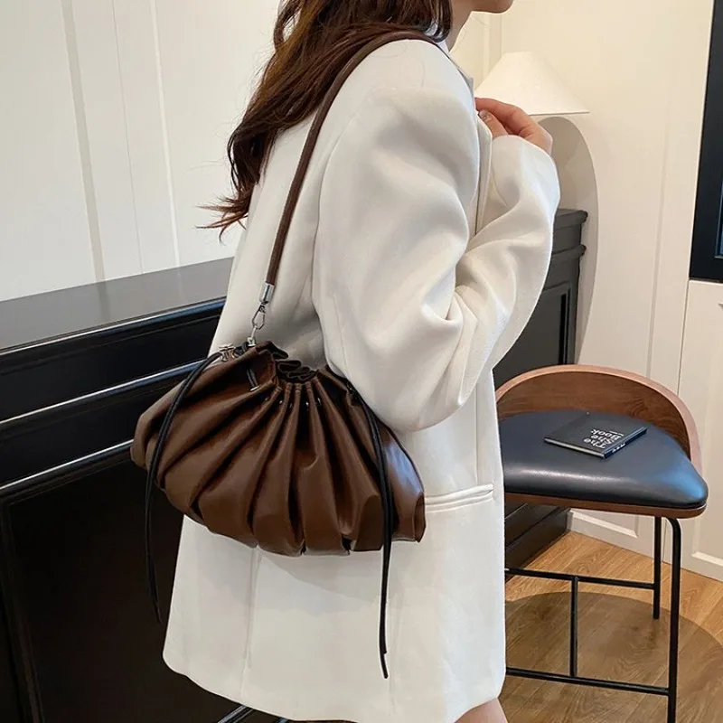 クラシックヴィンテージレディースハンドバッグ高級レザー上品なクロスボディメッセンジャートートバッグ普段使いに