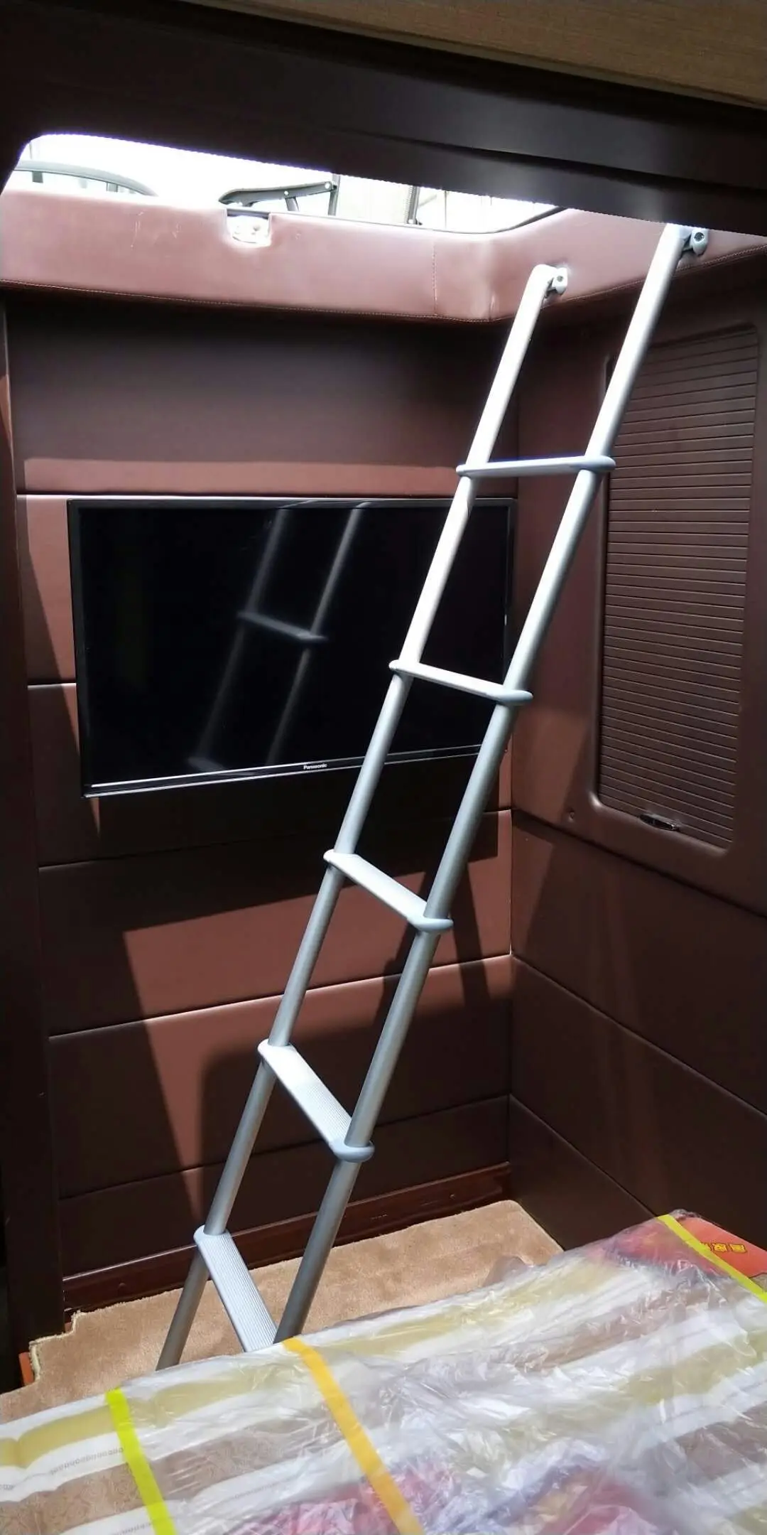 Durable Retractable Rear Bunk Ladder Accessory for Motorhomes strictly Controlled RV Rear Access Tool for Camper Van Room