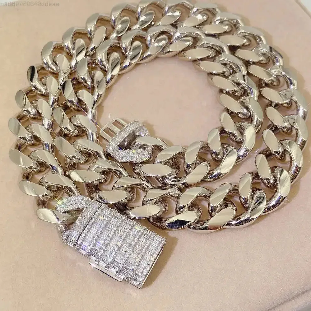 

Hip Hop Fine Jewelry Iced Out Baguette Vvs Moissanite Cuban Chain Silver Hand Chain Fashion Design 925 Silver Hand Chain