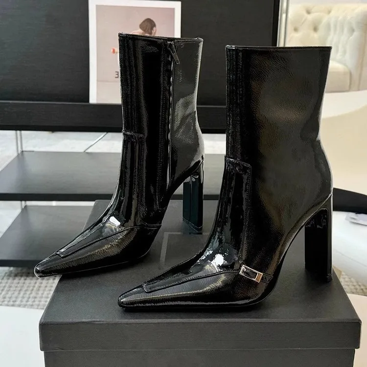 

Европейские и американские остроконечные короткие сапоги, женские осенне-зимние новые бархатные универсальные черные модные женские сапоги на толстом каблуке