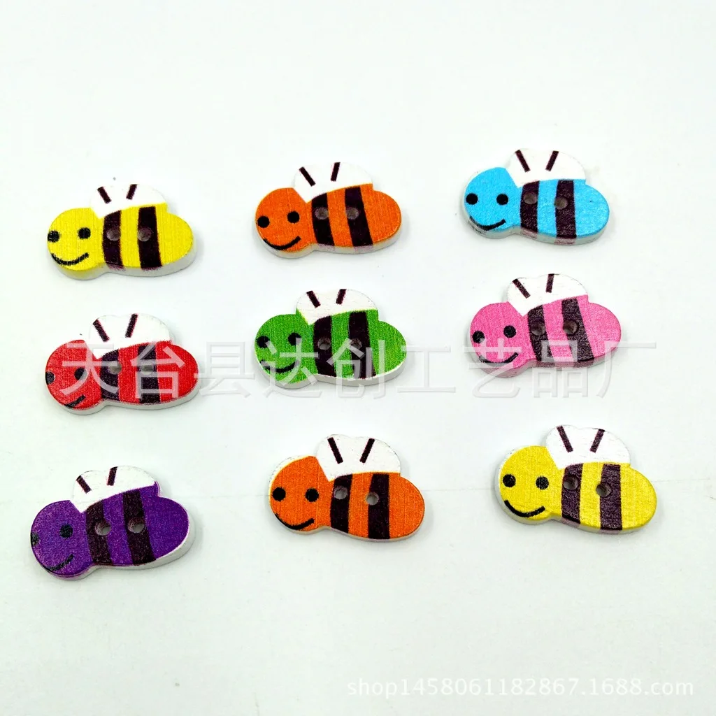 กระดุมไม้ผึ้งน้อยสีการ์ตูนน่ารัก เย็บวัสดุตกแต่ง อุปกรณ์เสริม แพ็คละ 100 ชิ้น