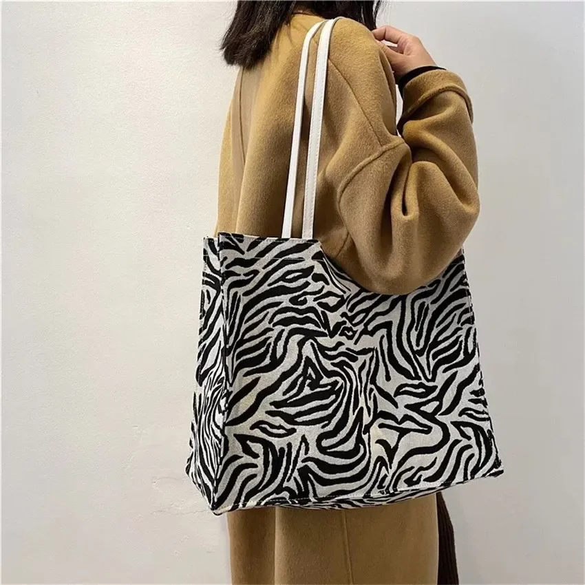 Bolsa com estampa zebra para compras, bolsa de ombro de grande capacidade para estudantes, vermelha e cáqui, alta qualidade, preto e branco, 2021