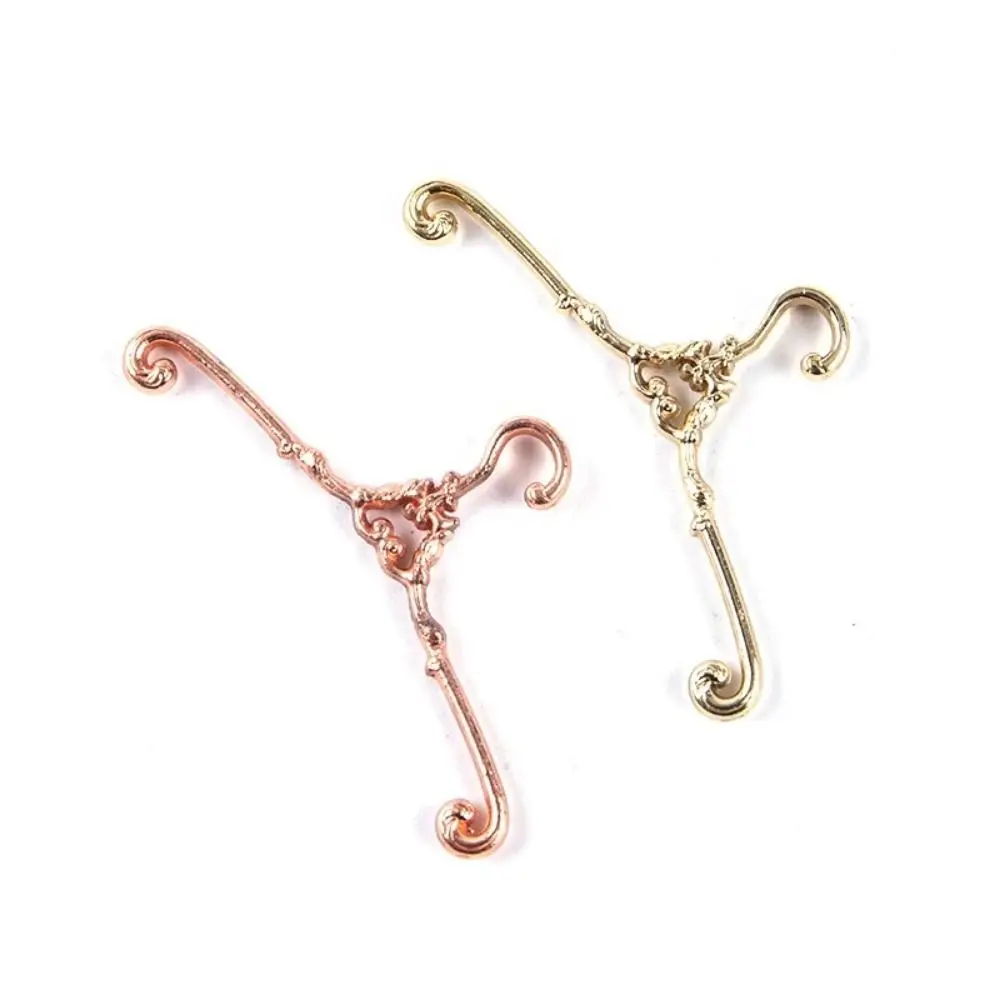 5 szt. Metalowe wieszaki na ubranka dla lalek, wiatroodporne, wielofunkcyjne mini wieszaki na płaszcze, trwałe retro wieszaki na ubrania dla lalek, dekoracja do sypialni