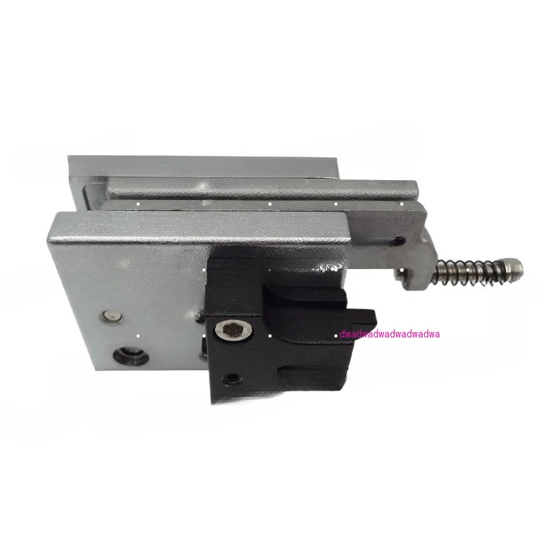 

Crank Spring Stringing Machine - Gripper