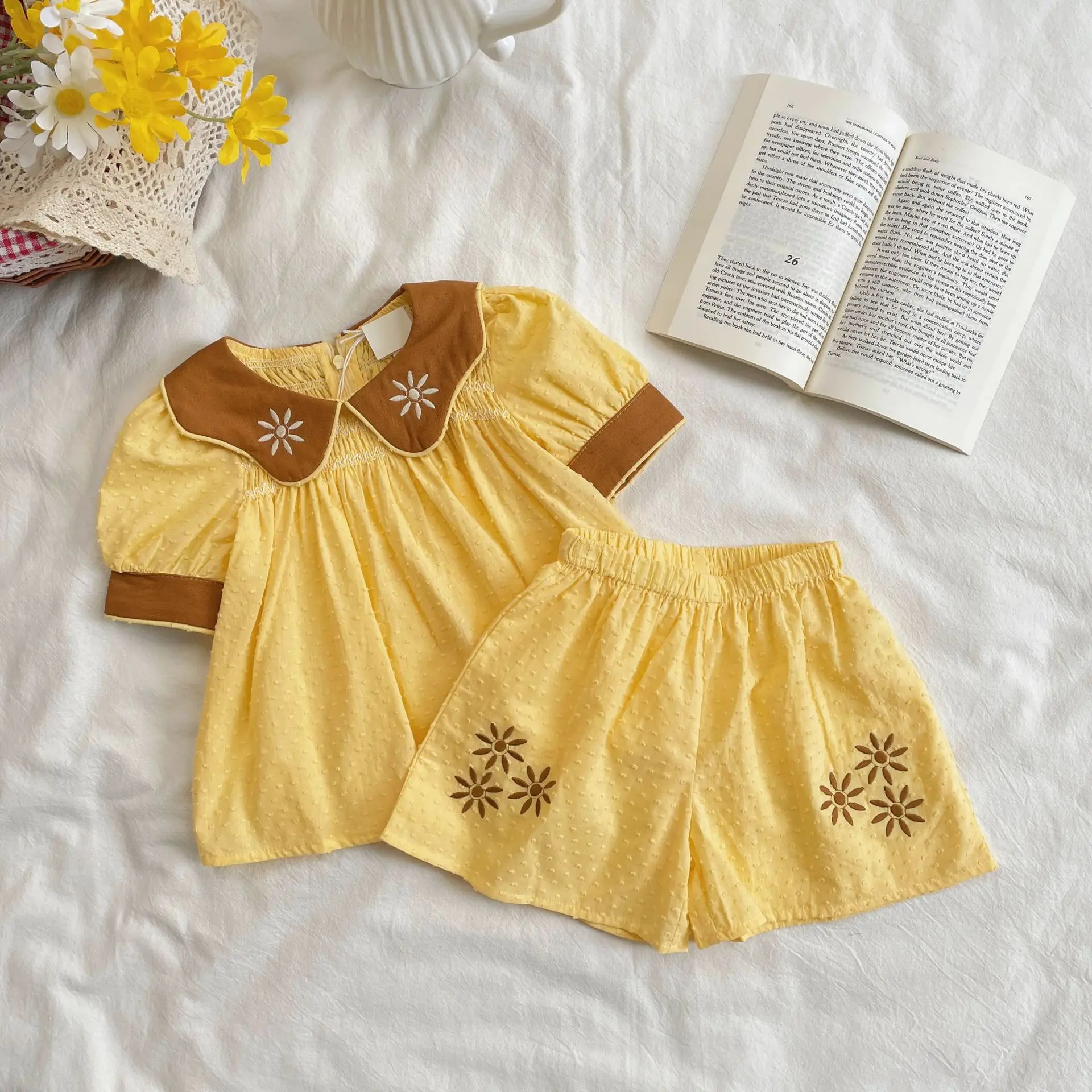 

Baby Girl Clothes Suit Girls Set 2024 Summer Children Farm Style Heavy Work Embroidered Flower Lapel Top Fashion Comfort Shorts