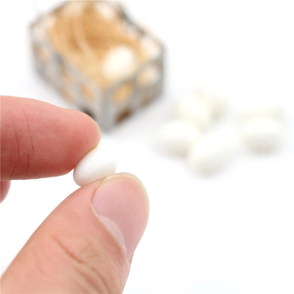 赤ちゃんのためのドールハウスエッグバスケット、キッチンフードミニチュア、白い卵、家具の装飾、DIYおもちゃ、新しい到着、1:6、1:12、1セット