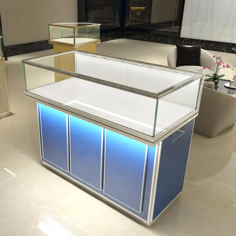 Custom.High-end Custom Jewelry LED Light Display Cabinet Super Kuat Ultra-putih Kaca Tempered Anti-sidik Jari Display Stand