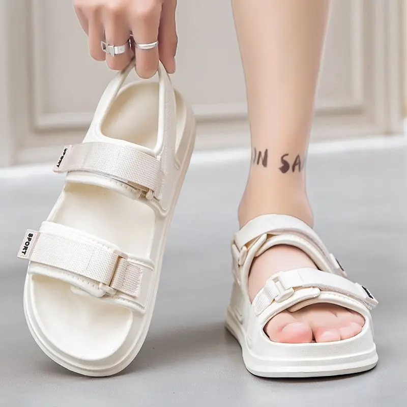 

Дышащая обувь с открытым носком для мужчин, уличная пляжная повседневная обувь со скидкой, 2025 стилей, японское новое лето, низкая цена, купить мужские сандалии