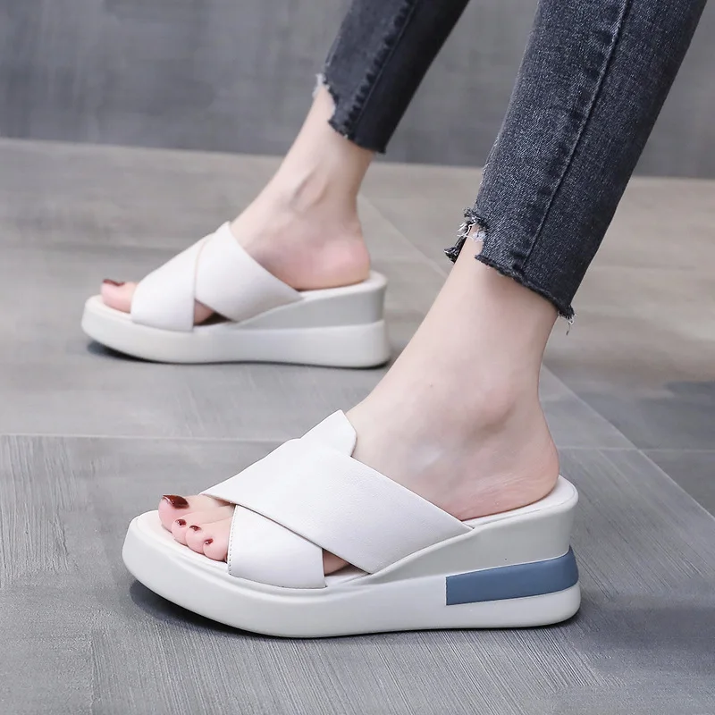 Nieuwe 2022 Zomer Vrouwen Slippers Fashion Slides Wiggen Mode Moderne Slippers Vrouw Platform Schoenen 7Cm Oorzakelijk Slides Dames Schoenen