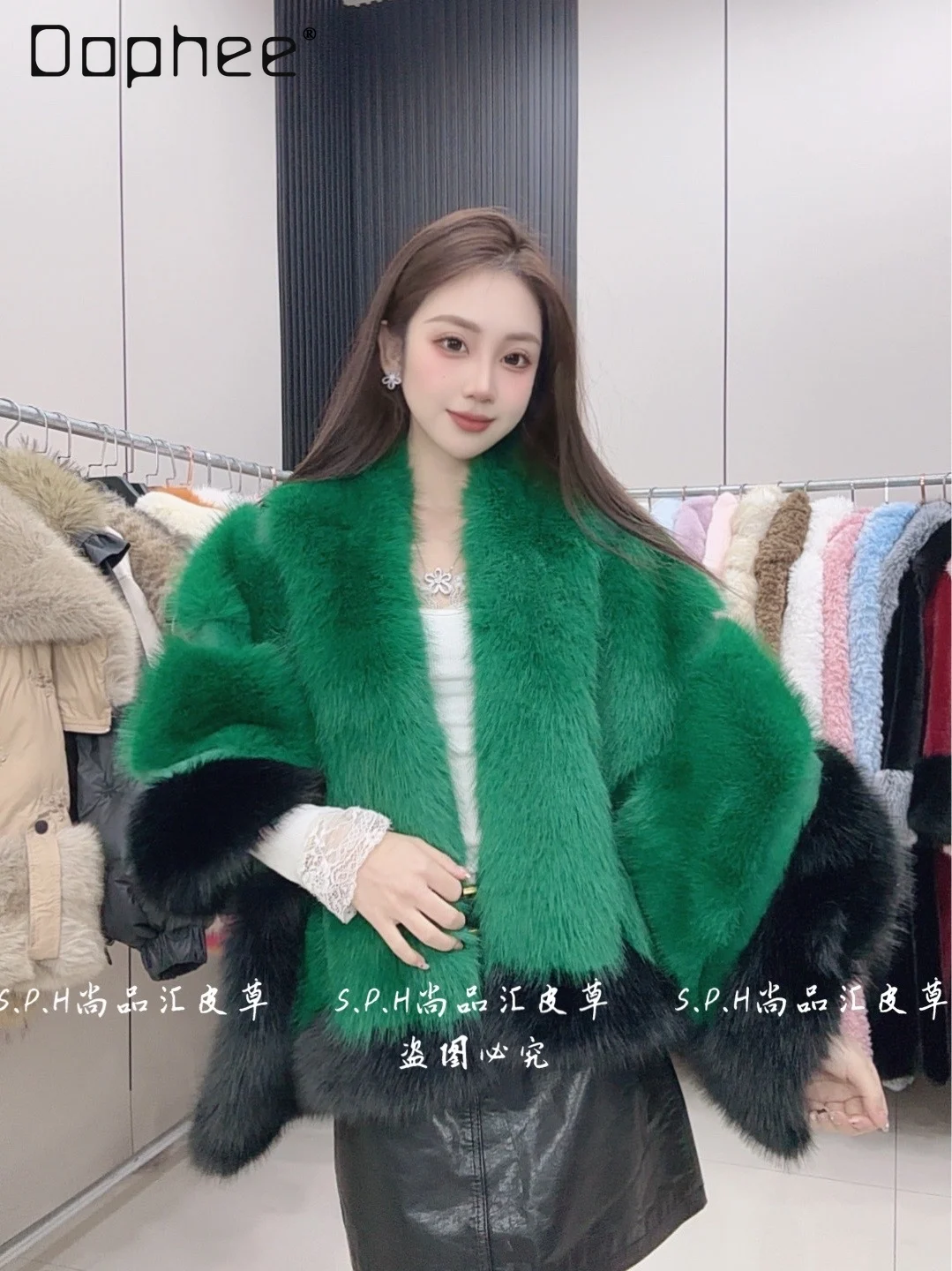 

Warm Shawl Women's Winter Faux Fox Fur Thickened Shawl Color-Block Stylish Coat Winter Clothes Women 2025 Fashion Coats