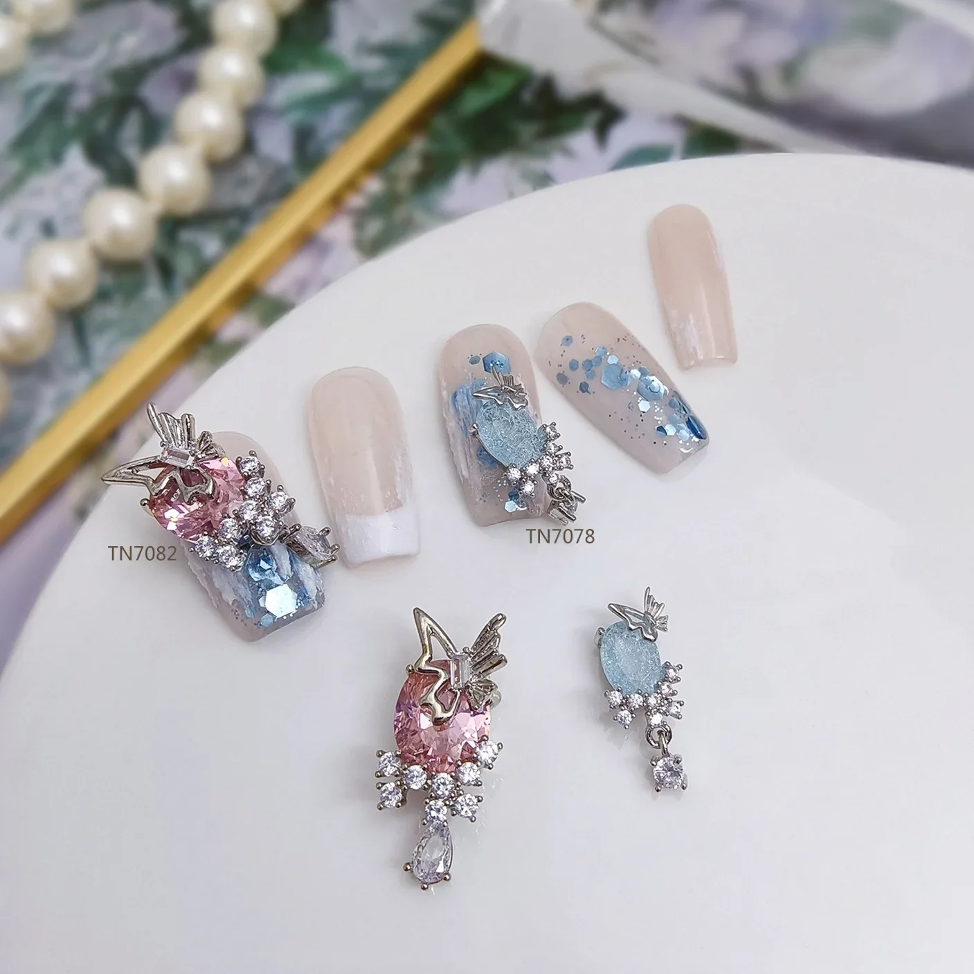 5 uds. De dijes para uñas, juego de huevos de Paloma de circón, accesorios para uñas chapados en oro auténtico, diseño de joyería de mariposa dorada y plateada