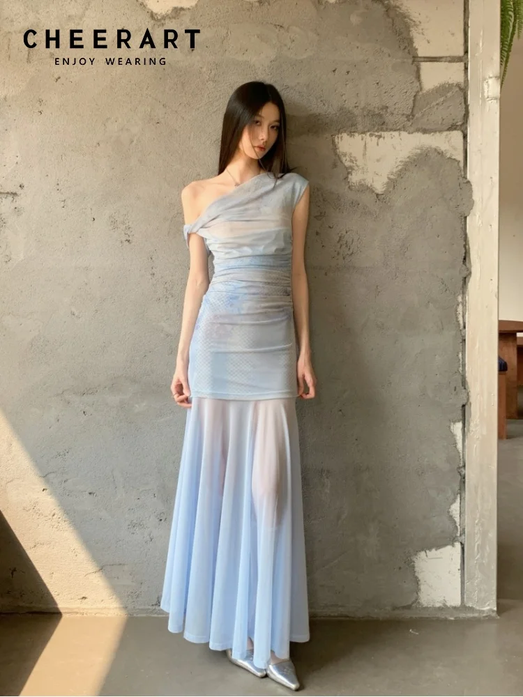 CHEERART Transparentes hellblaues Designer-Mesh-langes Kleid für Damen, einschultriges Tuniken, A-Linie, Tüll-Maxikleid, 2025, Damenparty
