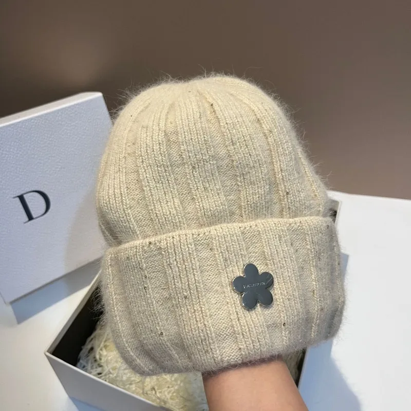 ​ ​ جديد الخريف الشتاء الأرنب الفراء متماسكة قبعة مع زهور الترتر حماية الأذن قبعة صغيرة دافئة ​ ​