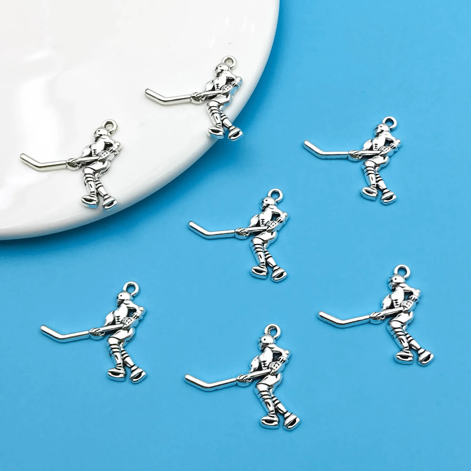 10/20pcs Antique Silvery Ice Hockey Athlete Charms Alloy Sports Pendants For DIY Jewelry Making Findings Craft Accessories