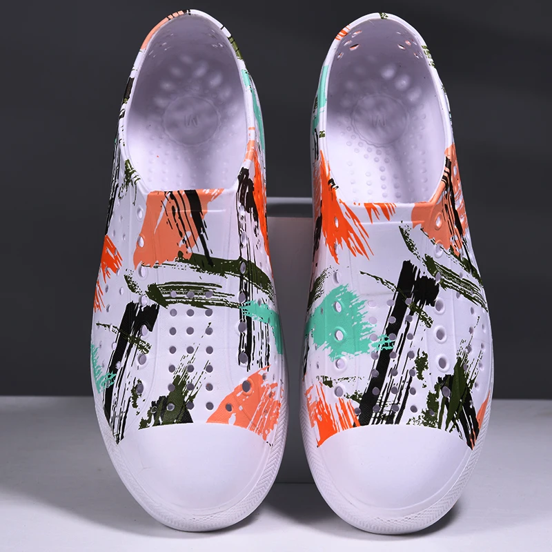 Designer Sandals EVA Beach Summer Sandal for Men Holey Breathable Shoe Men Garden Sandal Graffiti Outdoor Casual Shoes for Men - Image 3