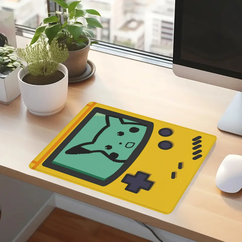 Pikachu petit tapis de souris société Kawaii mignon p-pokemon tapis de souris Anime anti-dérapant Pc Gamer fille tapis d'ordinateur en caoutchouc sur bord bureau
