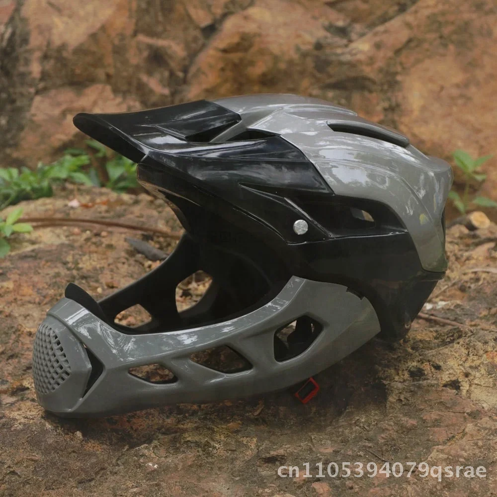 Men's Unisex Full Helmet One-Piece Riding Hat for Mountain Road Bike Sports Camouflage PC Shell with EPS inside L 54-60