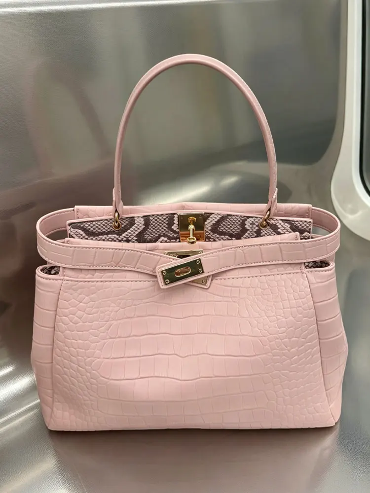 Pink Crocodile Pattern Large Capacity Tote Bag Women's 2026 New Luxury Commuter Bag for Work Single Shoulder Handbag