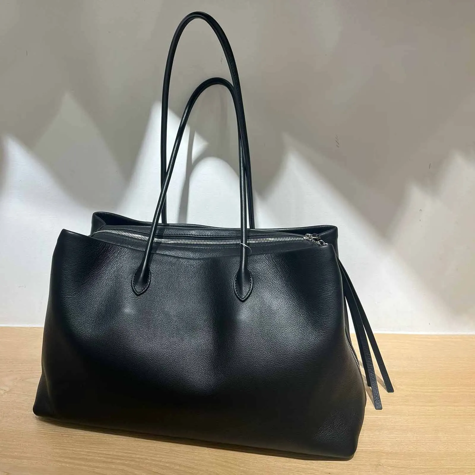 Bolso de mano de ante de 40 cm para mujer, nuevo para otoño e invierno 2026, de piel de vaca esmerilada, de gran capacidad, estilo vintage, con asa para llevar al hombro.
