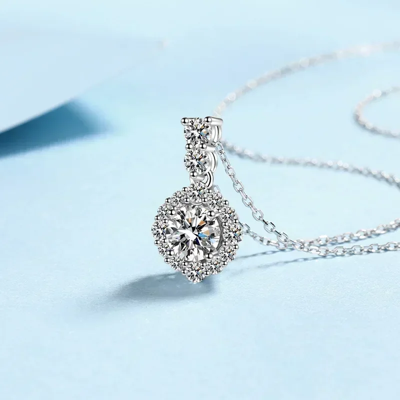 1 Carat Moissanite Inlaid Bubble Circular Pendant Platinum Necklace for Women, Pt950 Round Pendant Light Luxury Chain Jewelry