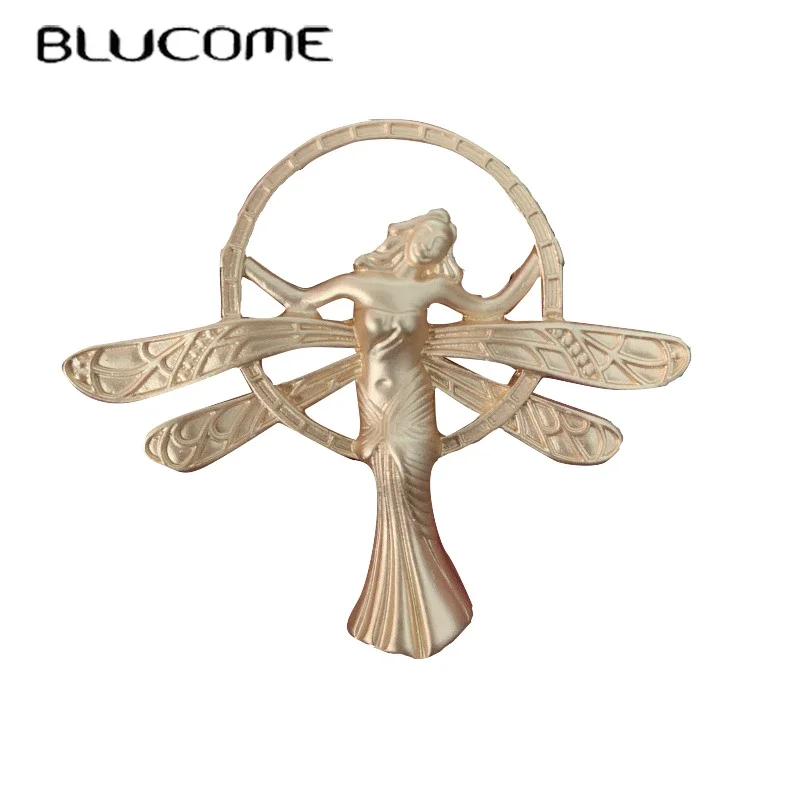 Blucome Badges Friends Vintage Gift 100074 Metal Gold Color Unmounted Brooches Adventure Time The New Listing