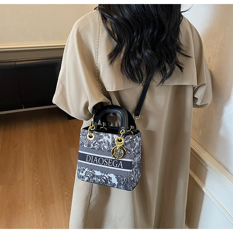 

2025 New High-end Luxury Brand Ladies Leather Shoulder Bag Famous Designer Simple Elegant Paris