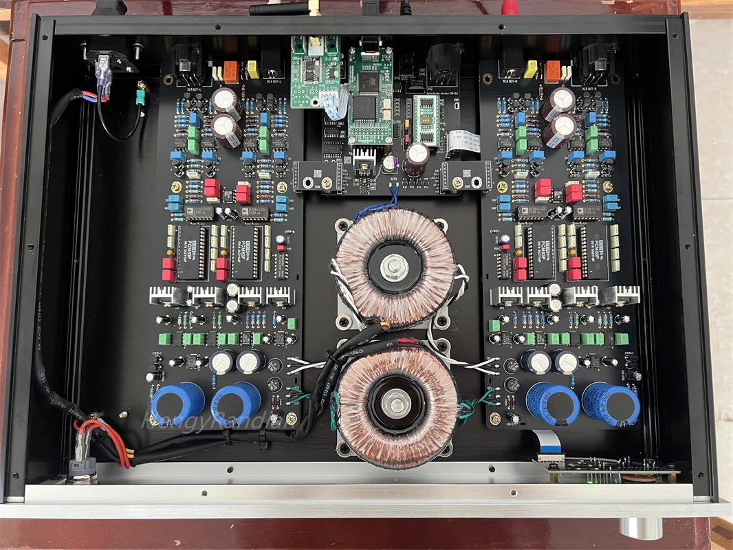 

Сбалансированная версия MARK PCM63P*4 поддерживает внешний вход часов ЦАП, декодер, коаксиальное и оптическое волокно, поддержка AES 44,1–192 К