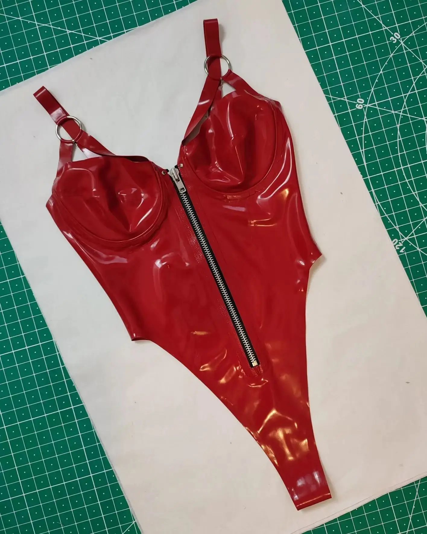 Handgemaakt 100% Natuurlijk Latex Badpak Met Ritssluiting Aan De Voorkant Sexy Turtard Rubber Gummi Draad Bh Bodysuits Club Wear Bodysuit