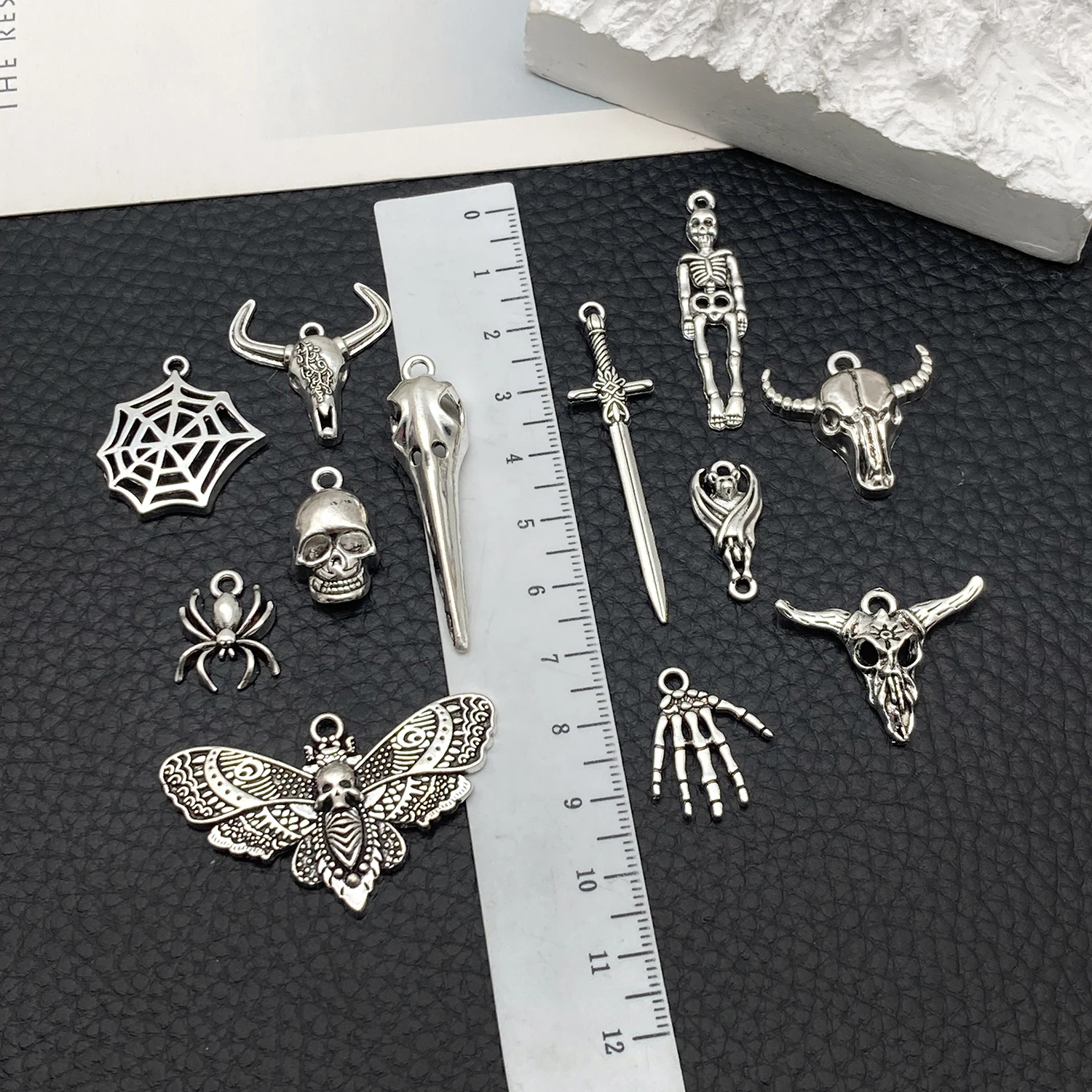 12/20pcs Ancient Silver-Zinc Charms Skull Bull Head Spider Web Bat Halloween Pendants DIY Making Necklace Bracelet Jewelry