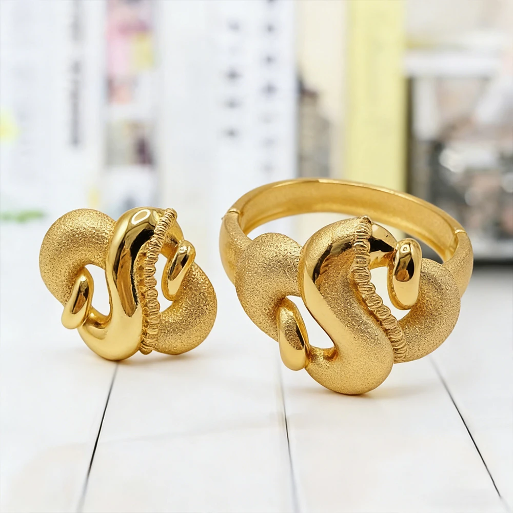 

Fashion Jewelry Set Trendy Cuff Bangle Ring Set African Luxury Gold Color Classic Bangle with Finger Ring Set Daily Party Gift