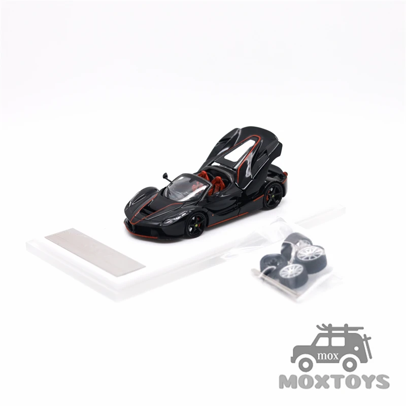

Литая под давлением модель автомобиля Street Buster 1:64 F150 Black Aperta Limited499