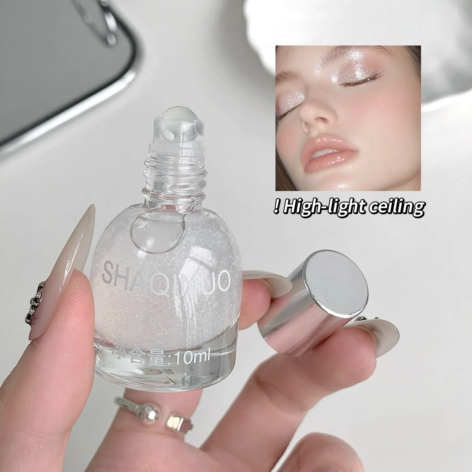 هايلايتر سائل، توهج ماسي مع لمعان دقيق، خفيف الوزن وقابل للبناء لإشراقة طبيعية في مكياج الوجه