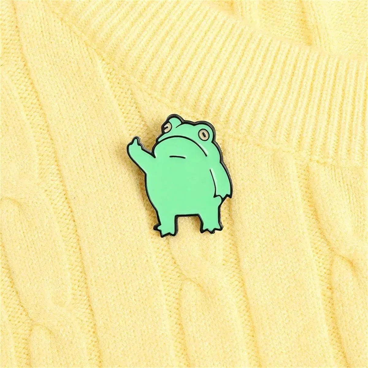 Cute Funny Vertical Middle Finger Frog Alloy Brooch Creative Cartoon Animal Badge Personality All-match Clothing Accessories