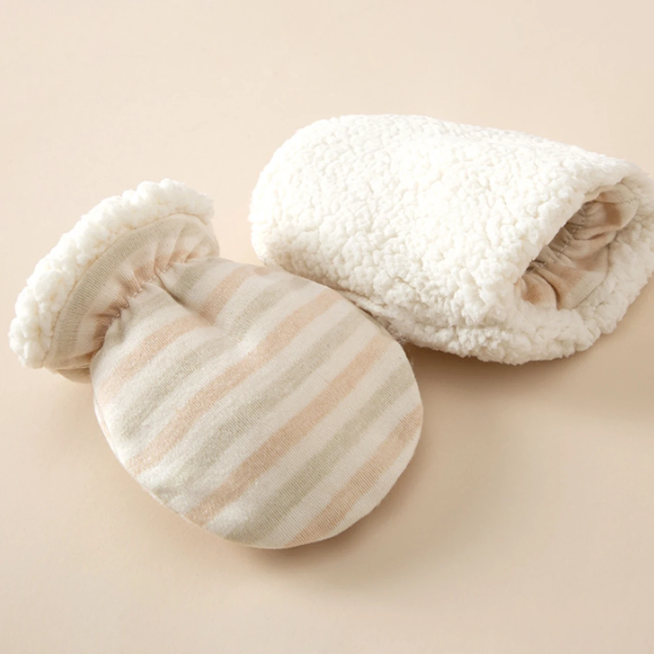 0-2Year Newborn Plush Mittens Anti Scratch Face Protecter Elastic Lamb Fleece Gloves Winter Warm Children Hand Covers Baby Glove