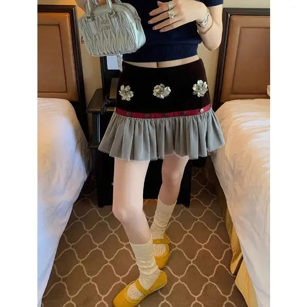 New French Retro Velvet Splicing Decorative Flower Pleated Short Skirt
