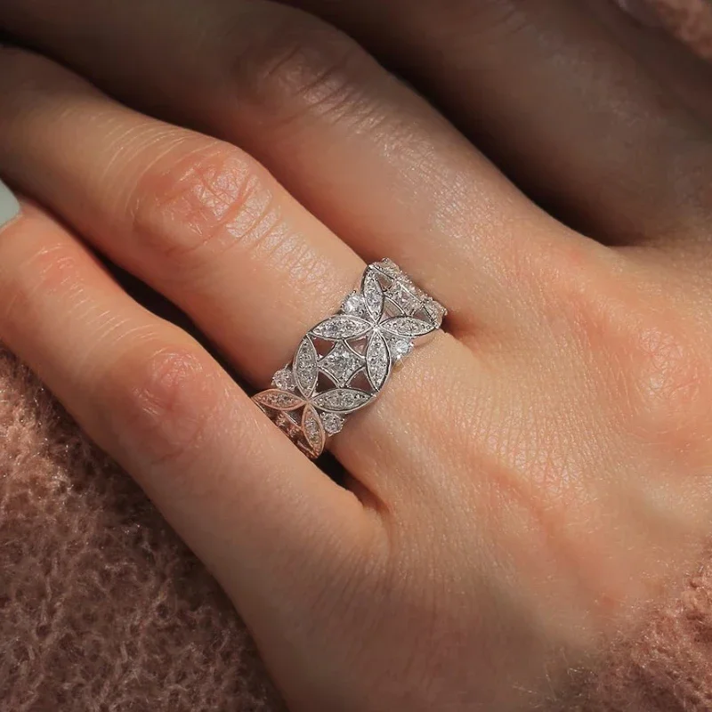 Huitan الجمالية النساء خواتم فضية اللون زهرة الجوف التدريجي تصميم اكسسوارات لحفل الزفاف مجوهرات الأزياء مطعمة لامعة تشيكوسلوفاكيا