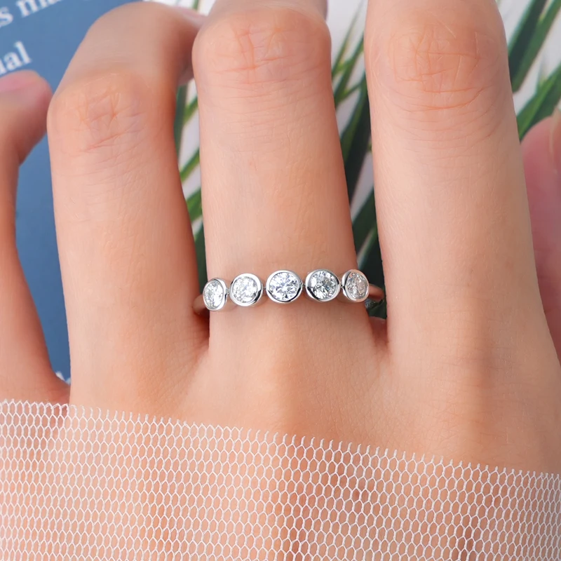 Fashion 925 Sterling Silver Five Stones Ring Band Real 3mm Bezel Setting Moissanite Ring for Women Engagement Party Jewelry Gift